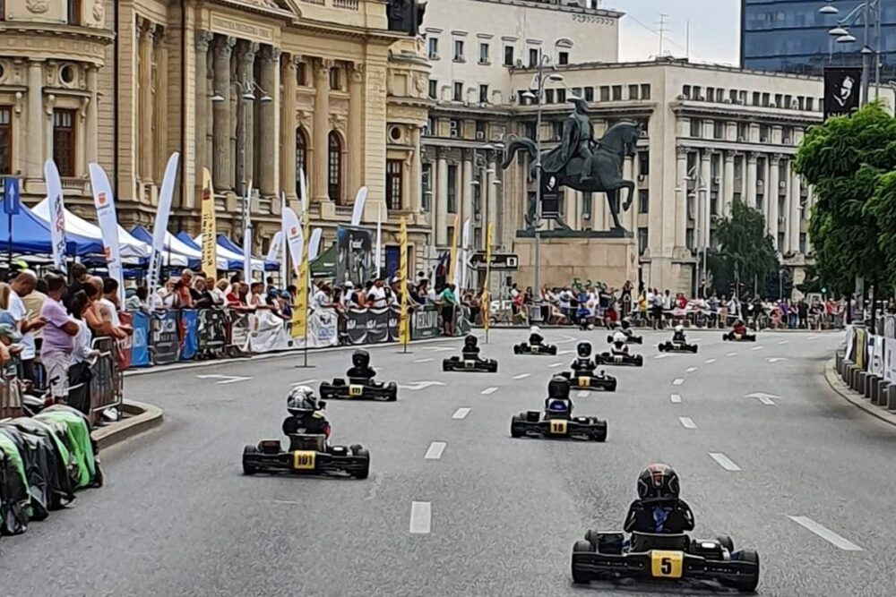 “strazi-deschise”,-weekendul-19-20-august:-expozitii,-teatru-si-competitii-de-karting