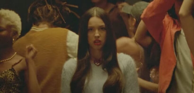 olivia-rodrigo-a-lansat-piesa-“can’t-catch-me-now”,-extrasa-de-pe-coloana-sonora-a-filmului-“hunger-games:-the-ballad-of-songbirds-&-snakes”