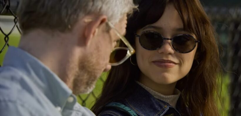 jenna-ortega-si-martin-freeman-au-o-relatie-complicata-in-“miller’s-girl”-–-trailer