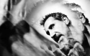 serj-tankian-a-lansat-o-piesa-de-la-inceputurile-system-of-a-down,-“af.-day”