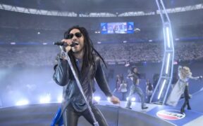 urmareste-l-pe-lenny-kravitz-in-finala-champions-league-–-video