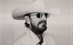 tobosarul-beatles,-ringo-starr-a-lansat-un-album-solo-nou,-unul-country