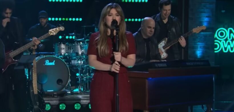 video:-kelly-clarkson-a-reinterpretat-piesa-lui-billie-eilish,-“birds-of-a-feather”