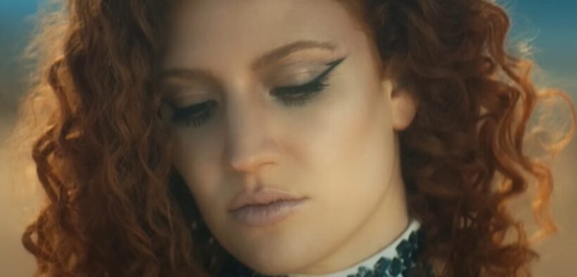 powerplay-de-iulie:-jess-glynne-si-“hold-my-hand”,-coloana-sonora-a-fenomenului-“jet2holiday”