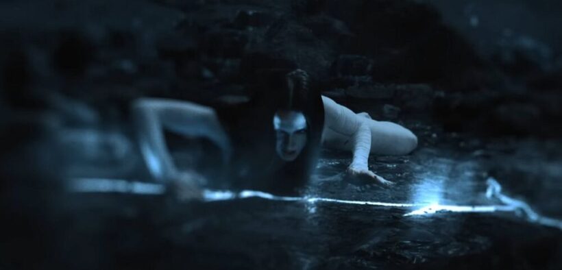 poppy-lanseaza-piesa-“bruised-sky”,-anunta-albumul-“empty-hands”