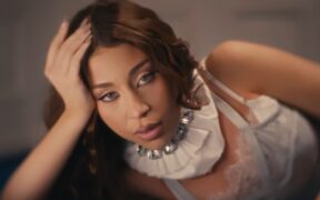 cand-muzica-devine-terapie:-nicole-cherry-descrie-o-tradare-amoroasa-in-noul-single-“pic-de-dragoste”