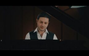stefan-j.-doyle,-finalist-x-factor-2021,-este-invitat-in-concertul-laurei-bretan-de-la-bucuresti