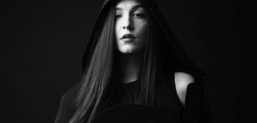 emaa-se-afla-“in-cautarea-fericirii”;-asculta-noua-ei-piesa-–-audio