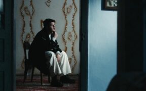 andrei-ciocirlan,-fost-concurent-vocea-romaniei,-a-lansat-“acelasi-eu”,-o-piesa-despre-familie-si-identitate-(video)