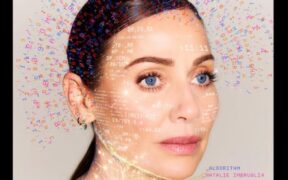 natalie-imbruglia-lanseaza-albumul-“algorithm”,-care-a-transformat-intunericul-din-viata-sa-in-lumina