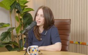 billie-eilish-respinge-ideea-operatiilor-estetice:-“sunt-entuziasmata-sa-mi-vad-fata-imbatranind”