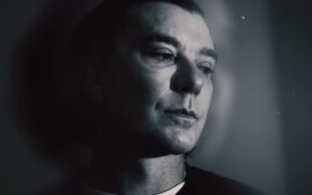 bush-reinterpreteaza-hit-ul-“swallowed”-la-30-de-ani-de-la-lansare-–-video