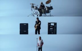 video:-deep-purple-ofera-o-lectie-de-virtuozitate-cu-piesa-“arrogant-boy”