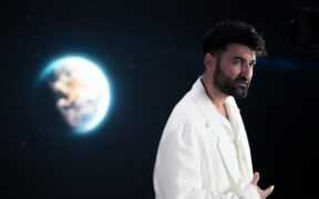 smiley-a-lansat-“reveria”,-prima-piesa-extrasa-de-pe-albumul-“nunti,-botezuri,-cumetrii-si-ce-o-mai-fi…”-–-video