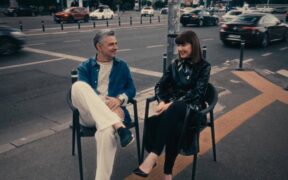 asculta-“dragostea-cu-mine”,-noul-duet-vunk-si-alexandra-ungureanu-–-visualiser