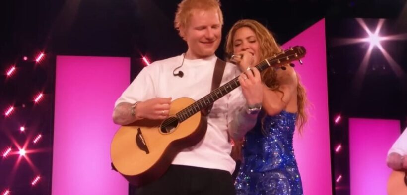 shakira-si-ed-sheeran-au-emotionat-mii-de-spectatori-cantand-in-duet-“underneath-your-clothes”-–-video