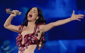 filmul-“katy-perry:-the-lifetimes-tour-–-live-from-paris”-ajunge-in-cinematografele-din-romania