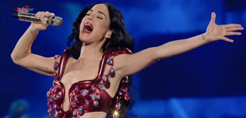 filmul-“katy-perry:-the-lifetimes-tour-–-live-from-paris”-ajunge-in-cinematografele-din-romania
