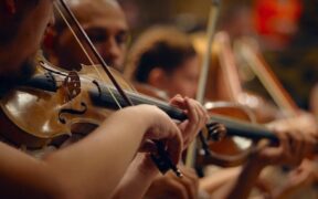 premiera-la-concursul-george-enescu-2026:-semifinalistii-sunt-simultan-solisti-si-conducatori-de-orchestra