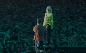 video:-emily-armstrong-(linkin-park)-a-devenit-prima-solista-a-unei-trupe-cap-de-afis-la-download-festival