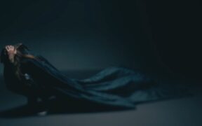 floor-jansen-revine-la-metal-cu-noul-album-solo-„hytress”;-ascultam-primul-single-„bring-me-silence”