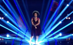 vocea-romaniei-2026:-cine-este-francoise-manuel,-concurenta-care-l-a-facut-pe-chirila-sa-o-“injunghie-pe-la-spate”-pe-irina