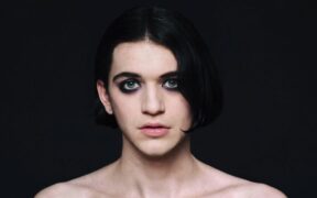 placebo-ni-l-prezinta-pe-“helen-keller”,-venit-dintr-un-trecut-reinventat-(lyric-video)