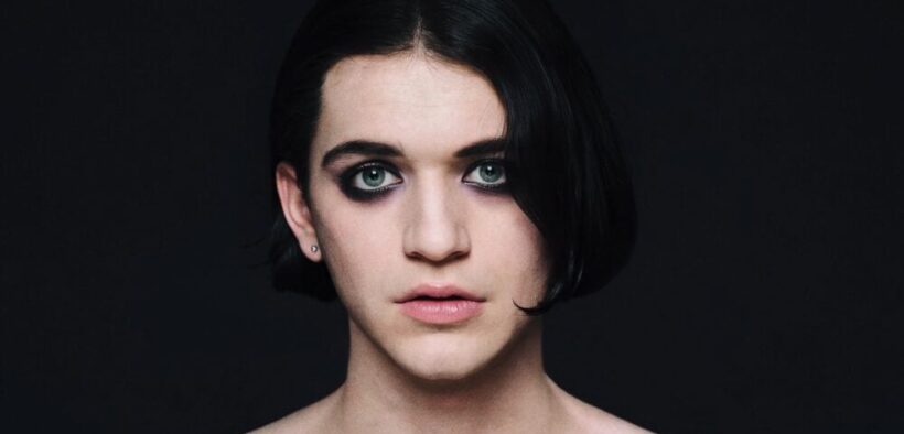 placebo-ni-l-prezinta-pe-“helen-keller”,-venit-dintr-un-trecut-reinventat-(lyric-video)