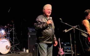 william-shatner-din-star-trek-debuteaza-cu-o-trupa-metal-la-95-de-ani