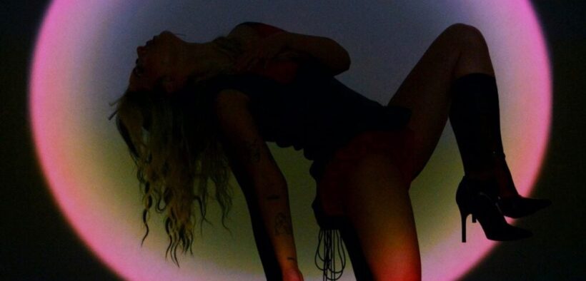ilinca-lanseaza-“divin-feminin”,-un-album-dincolo-de-limite,-spre-propria-libertate